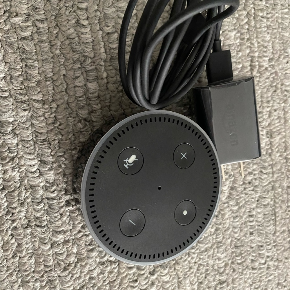 Excellent condition Amazon echo dot - Picture 4 of 4